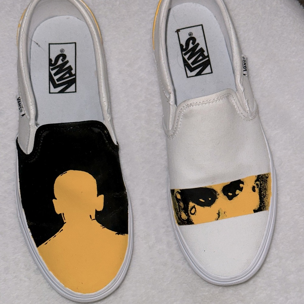 Custom Converse woman’s size 9